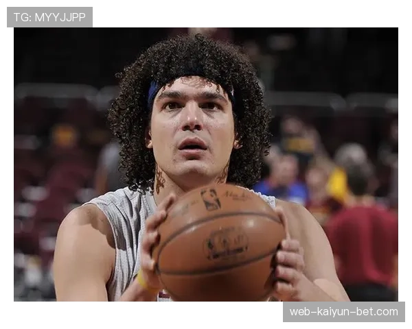 安德森·瓦莱乔内线护框能力提升明显，篮下防守稳固强于上赛季