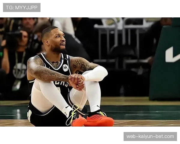 达米安·利拉德突破拉开空间助阵提升球队关键时刻得分效率